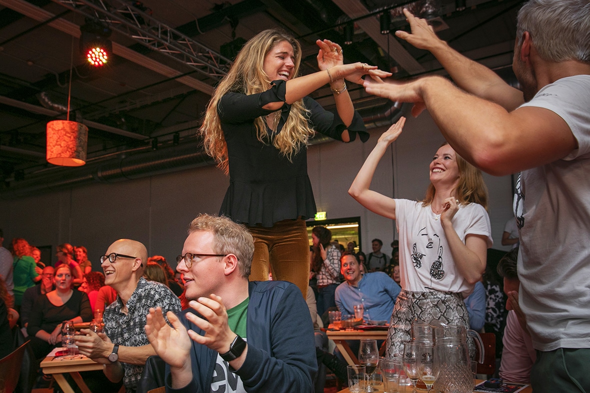Amsterdam, 12 oktober 2019 - PUBQUIZ. De grootste Pubquiz van Nederland georganiseerd door Quest in Nemo Studio. Voorafgaand was er een VIP diner bij Brouwerij Homeland. Foto Dingena Mol