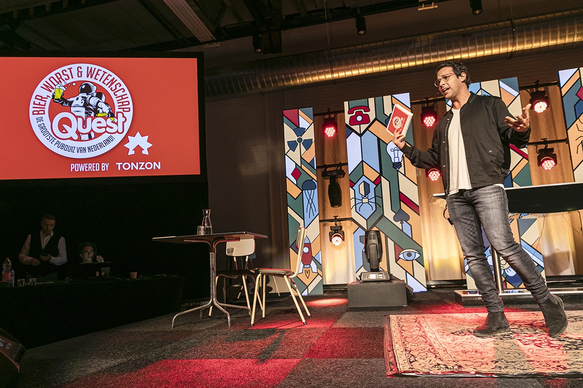 Amsterdam, 12 oktober 2019 - PUBQUIZ. De grootste Pubquiz van Nederland georganiseerd door Quest in Nemo Studio. Voorafgaand was er een VIP diner bij Brouwerij Homeland. Foto Dingena Mol