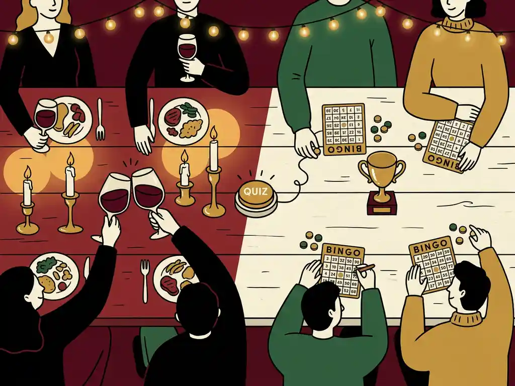 Feestelijke kersttafel met kaarslicht en wijnglazen aan één kant, quizzoemer en bingobingo aan de andere, onder gouden fairy lights.