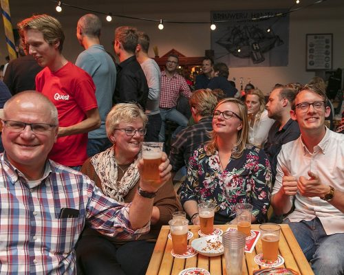 Amsterdam, 12 oktober 2019 - PUBQUIZ. De grootste Pubquiz van Nederland georganiseerd door Quest in Nemo Studio. Voorafgaand was er een VIP diner bij Brouwerij Homeland. Foto Dingena Mol